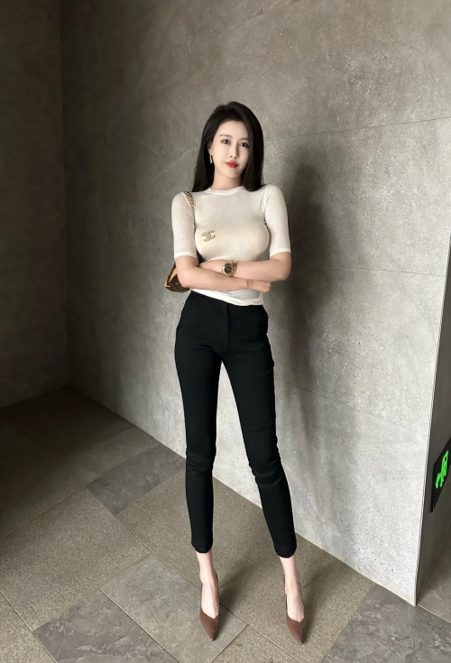 今日份优雅知性_1_尼娜Nina_来自小红书网页版.jpg