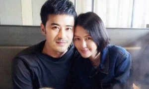 原来是他娶了谭维维！被誉为"不老男神"，曾在海拔5600米下跪求婚