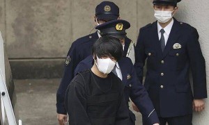 安倍晋三枪击案嫌疑人山上彻也认罪,其母亲:如不是我,他不会走到这一步